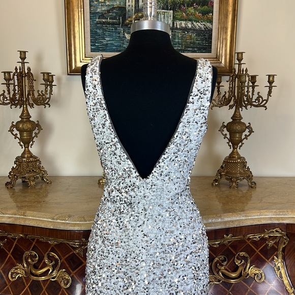 Women,formal all over sequins fitted special Occasion Evening dress - Picture 10 of 10